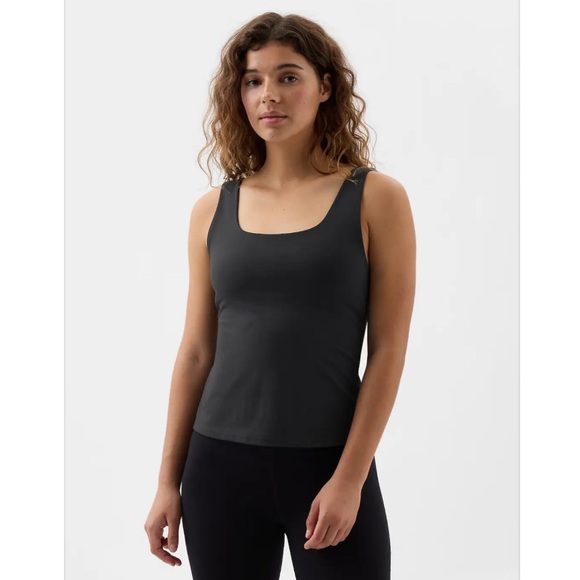 GAPFIT Studio Twist-Back Support Tank - Picture 2 of 11